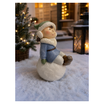 Novogodišnja figura Devojčica na snežnoj kugli